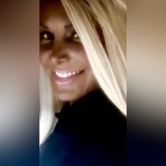 “You can’t wait for life to get less hard anymore before you decide to be happy” - Picture 3 of 10